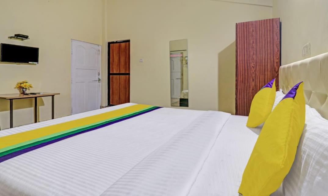 Jack'S Calangute Place Hotel Buitenkant foto